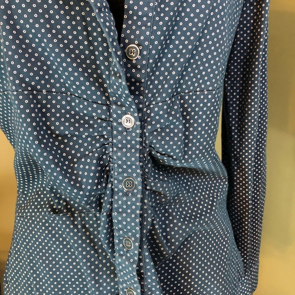 New York and Co long-sleeves button front - Picture 5 of 8